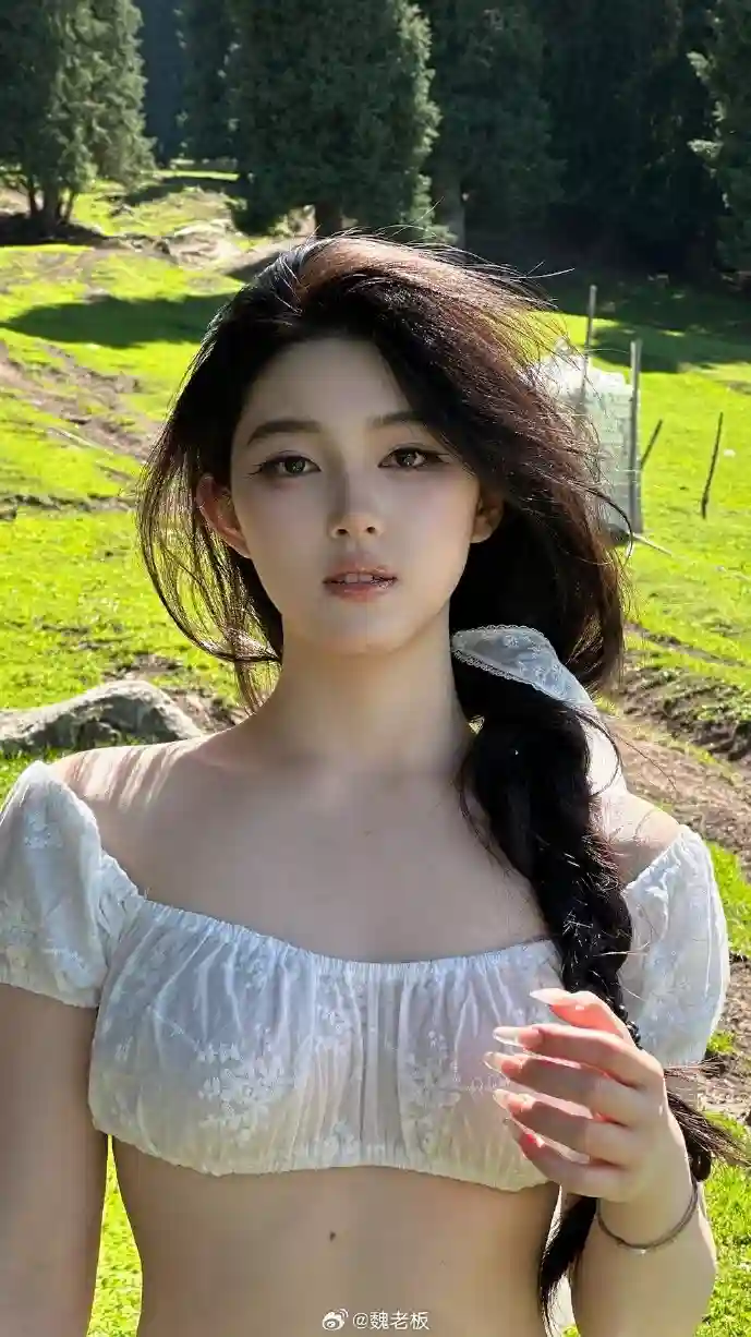 美团配送员在风雪中送餐